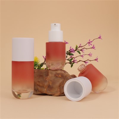 Prazna staklena boca temeljca